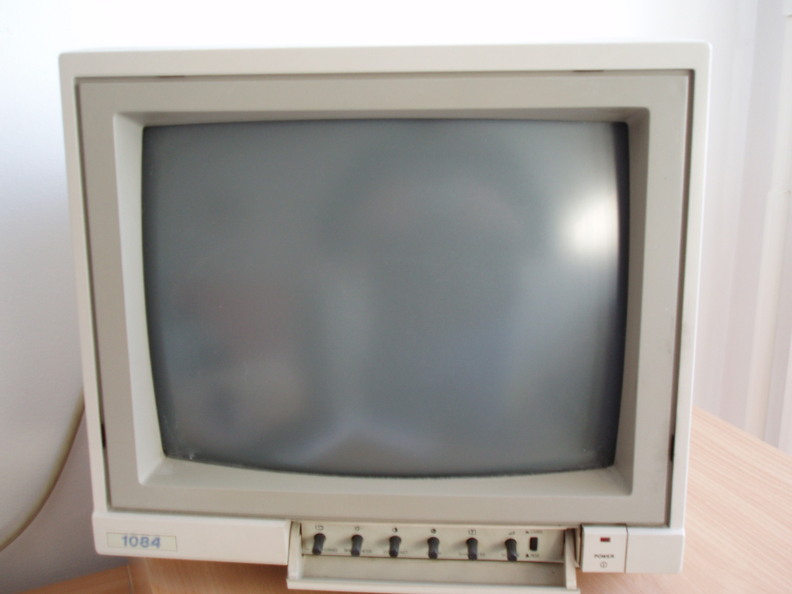 1084 monitor
