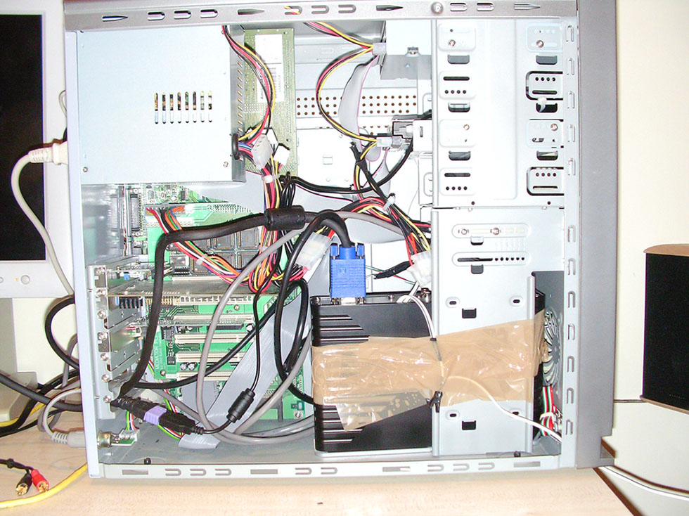 Scart -> XGA switcher mod (inside)